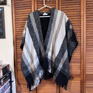 Nine West Black, Gray & Cream Textured Knit Poncho